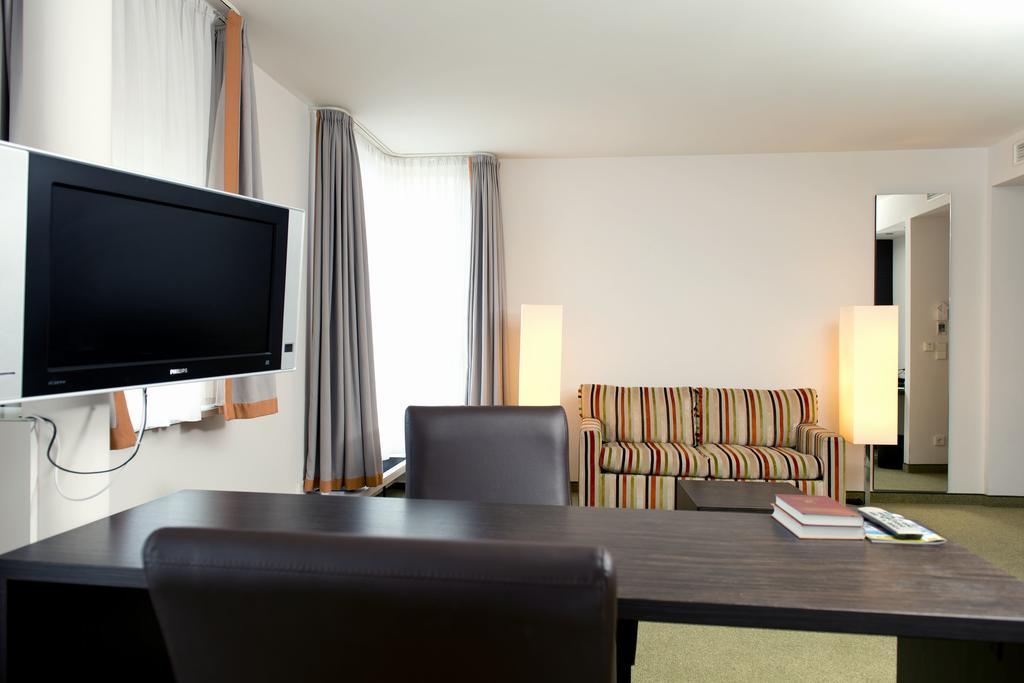 City Hotel Dresden Радебойль Екстер'єр фото